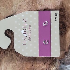 NWT itsybitsy letter "C" Sterling silver earrings